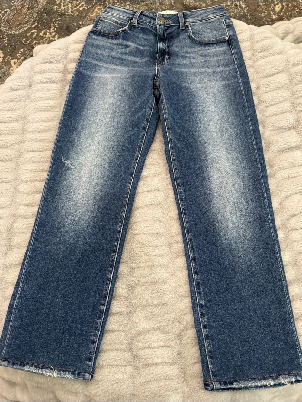 Women's Risen Denim Straight-Leg Jeans.
